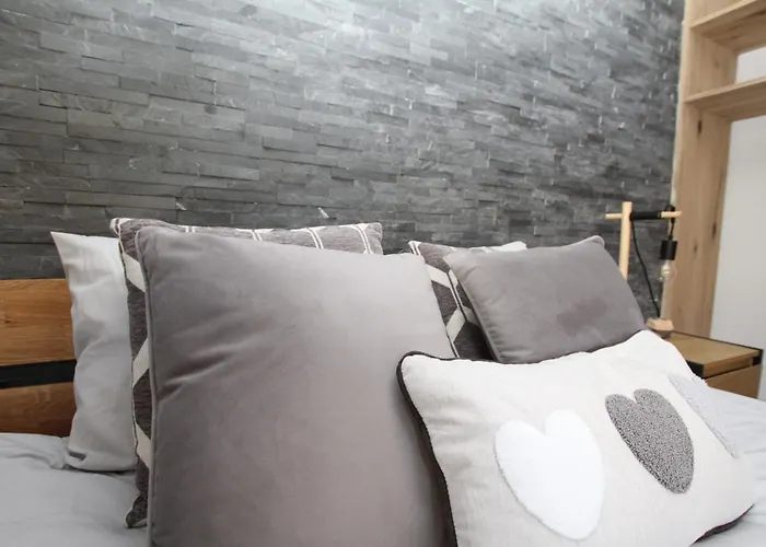 L'avantgardiste, Spacious 6 Bedrooms Duplex, Panoramic View Кран-Монтана
