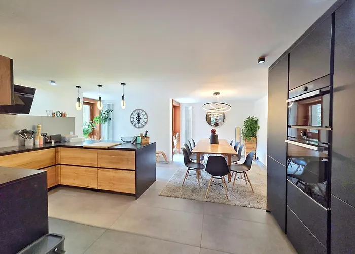Апартаменты L'avantgardiste, Spacious 6 Bedrooms Duplex, Panoramic View *