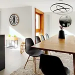 L'avantgardiste, Spacious 6 Bedrooms Duplex, Panoramic View Apartamento *