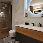 L'avantgardiste, Spacious 6 Bedrooms Duplex, Panoramic View Apartamento *