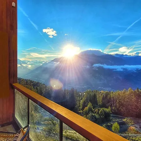 アパート L'avantgardiste, Spacious 6 Bedrooms Duplex, Panoramic View クラン